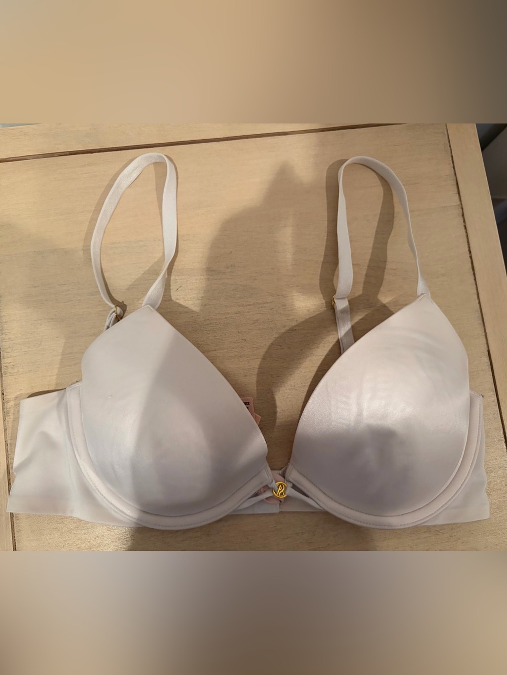 Victoria Secret 32D lightly lined bra